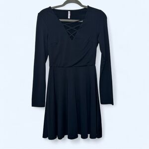 Xhilaration Criss Cross Long Sleeve Skater Mini Dress in Black Size Small